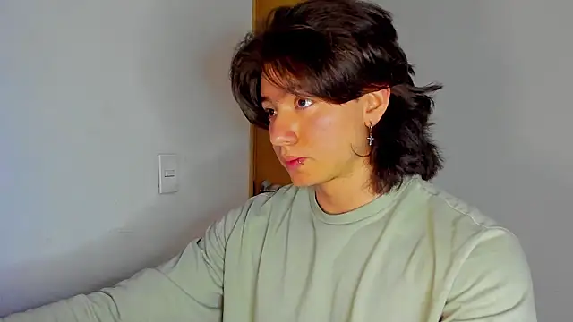 AngelBennet  online show from November 14, 2025, 10:35 pm