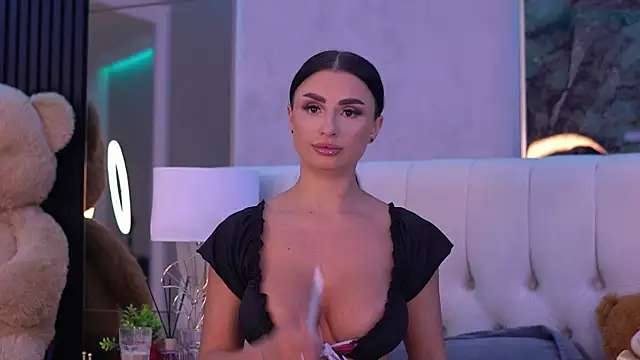 IsabelleHunt online show from September 27, 2025, 5:13 am