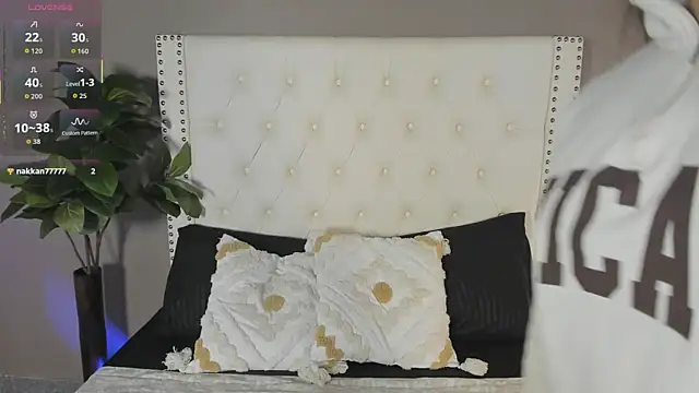 Snapshot of Julia_Martinez_ chatting on July 20, 2026, 11:45 am Julia Martinez online show from July 20, 2026, 11:45 am