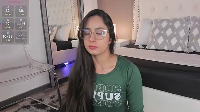 Snapshot of Julia_Martinez_ chatting on June 24, 2026, 11:42 am Julia Martinez online show from June 24, 2026, 11:42 am