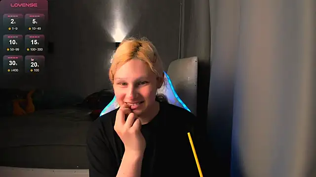 Snapshot of Kleo_Godde chatting on October 25, 2025, 9:48 pm Kleo Godde online show from October 25, 2025, 9:48 pm