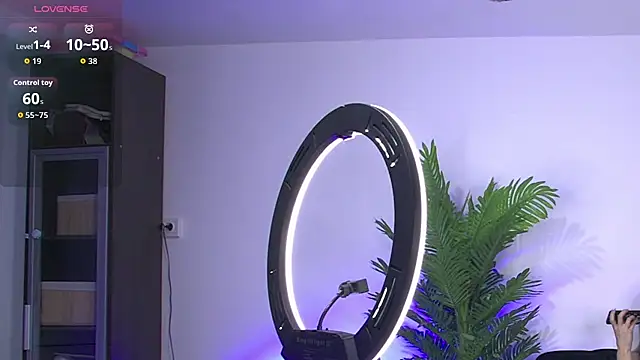 Snapshot of AgnesAlexis chatting on February 12, 2026, 11:54 am AgnesAlexis online show from February 12, 2026, 11:54 am