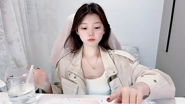 Snapshot of yangyang-1115 chatting on November 12, 2025, 5:33 am yangyang-1115 online show from November 12, 2025, 5:33 am