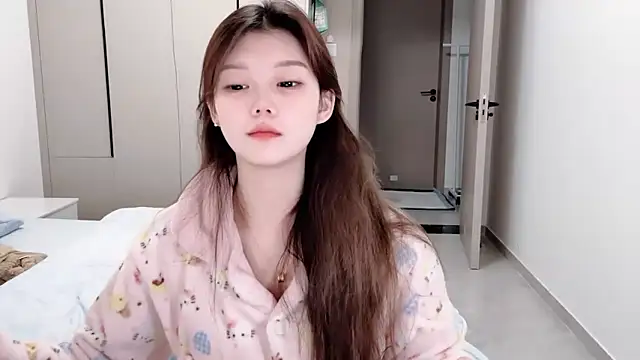 Snapshot of yangyang-1115 chatting on October 19, 2025, 5:10 am yangyang-1115 online show from October 19, 2025, 5:10 am