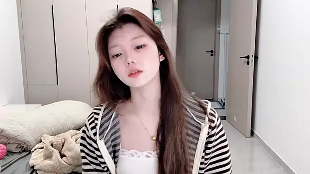 Snapshot of yangyang-1115 chatting on October 9, 2025, 4:57 am yangyang-1115 online show from October 9, 2025, 4:57 am