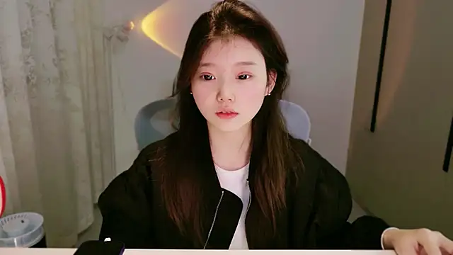 Snapshot of yangyang-1115 chatting on December 5, 2025, 4:44 am yangyang-1115 online show from December 5, 2025, 4:44 am