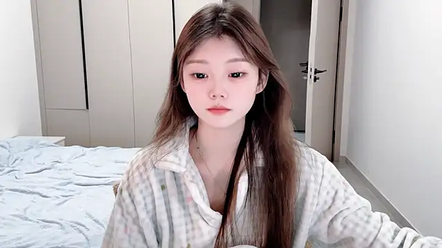 Snapshot of yangyang-1115 chatting on October 21, 2025, 4:56 am yangyang-1115 online show from October 21, 2025, 4:56 am