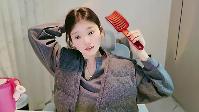 Snapshot of yangyang-1115 chatting on December 2, 2025, 4:14 am yangyang-1115 online show from December 2, 2025, 4:14 am