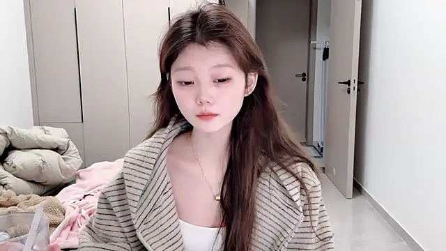 Snapshot of yangyang-1115 chatting on October 10, 2025, 4:35 am yangyang-1115 online show from October 10, 2025, 4:35 am