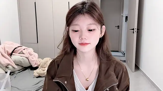 Snapshot of yangyang-1115 chatting on October 11, 2025, 5:30 am yangyang-1115 online show from October 11, 2025, 5:30 am