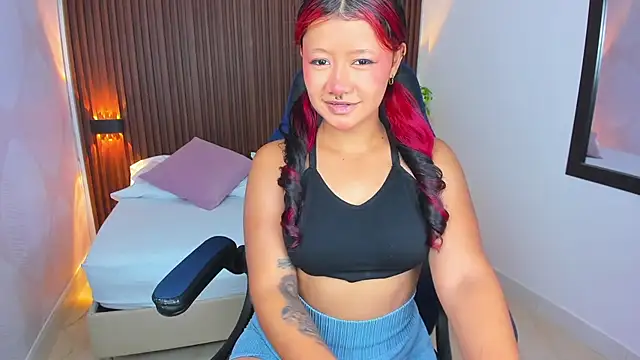 Snapshot of aurora_johnson_ chatting on March 9, 2025, 2:18 am aurora johnson online show from March 9, 2025, 2:18 am