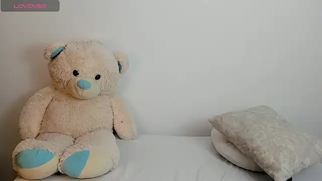 Snapshot of aurora_johnson_ chatting on November 13, 2025, 6:06 am aurora johnson online show from November 13, 2025, 6:06 am