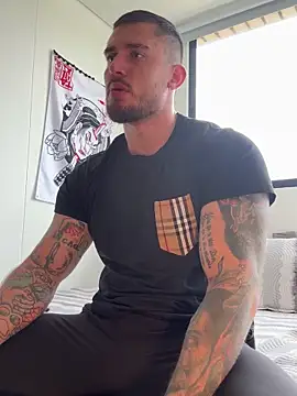 DimitriSullivan  online show from May 6, 2026, 2:32 pm