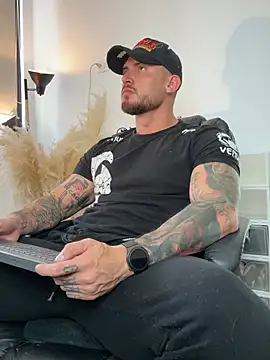 DimitriSullivan  online show from June 26, 2026, 7:42 pm