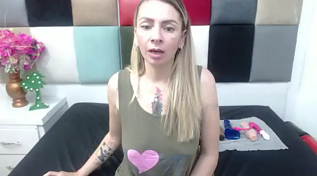 Snapshot of alaha_evans chatting on January 11, 2025, 9:57 am alaha evans online show from January 11, 2025, 9:57 am