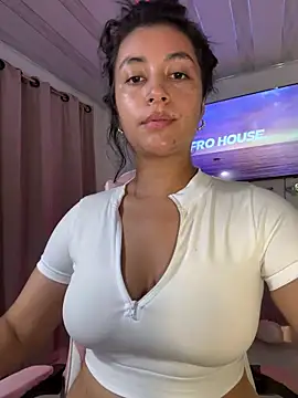 Snapshot of Lady_Rey chatting on June 23, 2026, 12:19 am Lady Rey online show from June 23, 2026, 12:19 am
