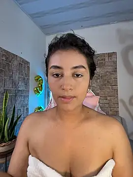Snapshot of Lady_Rey chatting on June 18, 2026, 8:36 pm Lady Rey online show from June 18, 2026, 8:36 pm