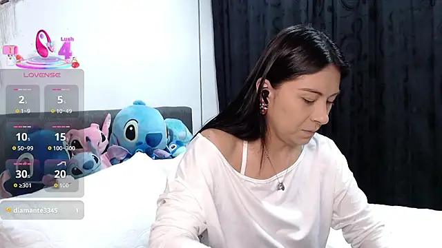 Snapshot of Ella_Rousse chatting on March 30, 2026, 11:44 am Ella Rousse online show from March 30, 2026, 11:44 am