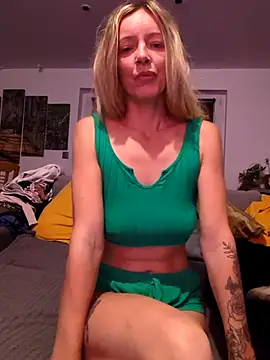 Snapshot of Ana-ya16 chatting on October 15, 2025, 3:05 am Ana-ya16 online show from October 15, 2025, 3:05 am