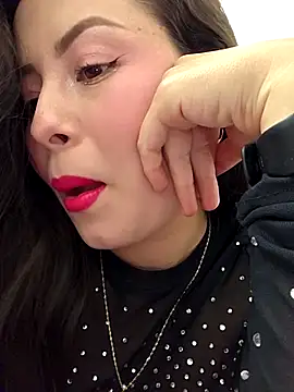 NeredaXxx online show from October 17, 2025, 9:05 pm