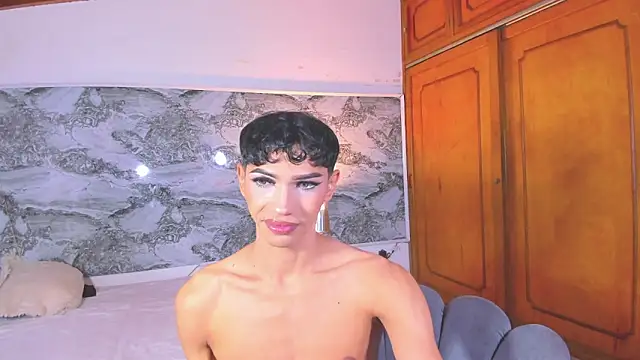 im sebaslopez online show from May 4, 2026, 1:42 am