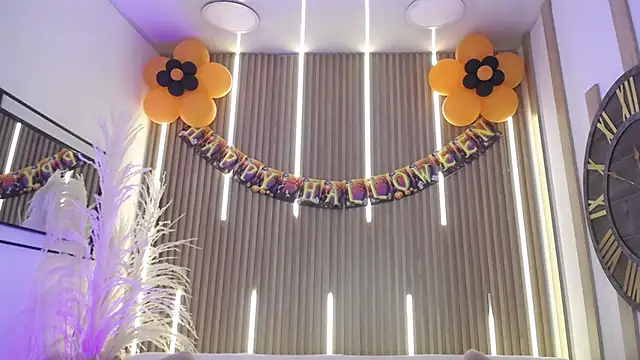 Snapshot of Aniie_Doll chatting on October 18, 2025, 4:42 pm Aniie Doll online show from October 18, 2025, 4:42 pm