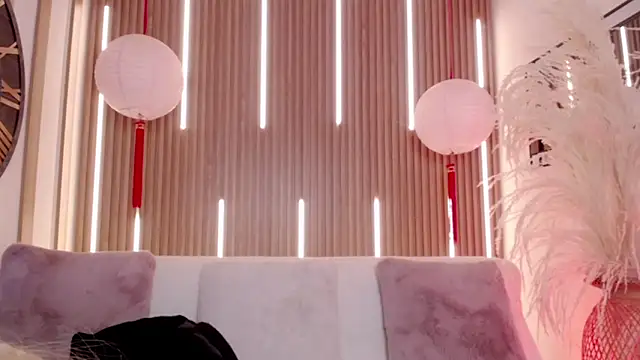 Aniie Doll online show from January 14, 2026, 8:23 pm