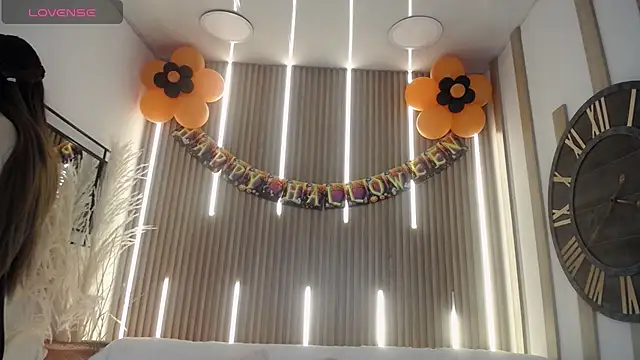 Snapshot of Aniie_Doll chatting on October 15, 2025, 8:39 pm Aniie Doll online show from October 15, 2025, 8:39 pm