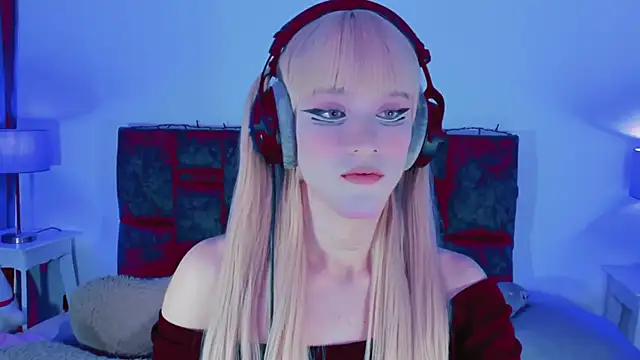 Snapshot of Kirmyy_ chatting on November 13, 2025, 10:24 pm Kirmyy online show from November 13, 2025, 10:24 pm