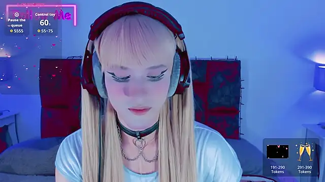 Snapshot of Kirmyy_ chatting on October 20, 2025, 9:04 pm Kirmyy online show from October 20, 2025, 9:04 pm