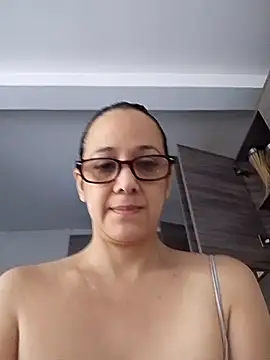 nicolle milf1978 online show from July 28, 2026, 1:10 pm