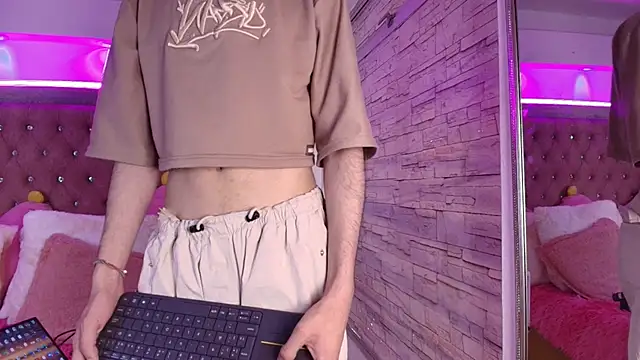 Noah Xitruxx online show from October 15, 2025, 12:46 pm