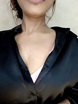 xpihu online show from November 29, 2025, 5:24 pm