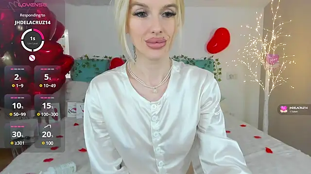 Lana kitty   online show from February 17, 2025, 4:20 am