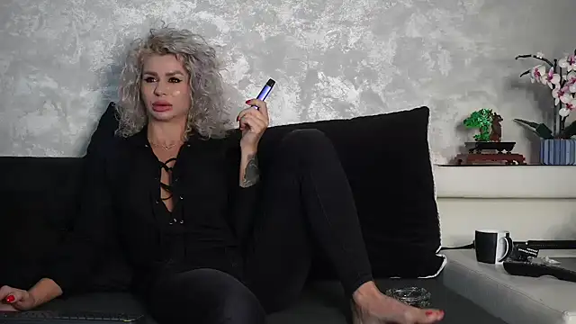 SquirtyFit Devil online show from November 20, 2025, 9:32 am