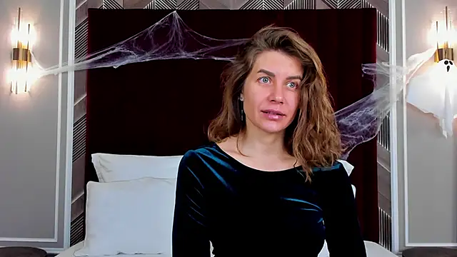 Snapshot of VikkiStorm chatting on October 26, 2025, 3:29 am VikkiStorm online show from October 26, 2025, 3:29 am