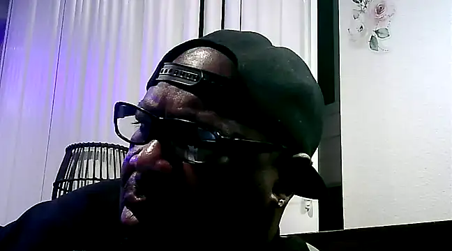 Snapshot of GOODCHOCOLATEDICK chatting on December 5, 2024, 6:15 am GOODCHOCOLATEDICK online show from December 5, 2024, 6:15 am