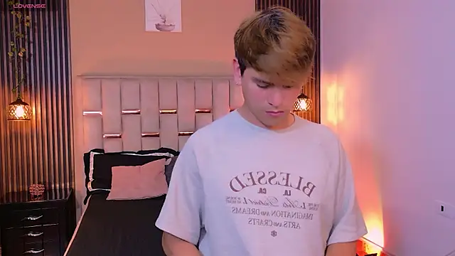 Snapshot of joe_jhon chatting on April 7, 2026, 1:57 pm joe jhon online show from April 7, 2026, 1:57 pm