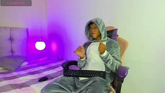 Jeffry wolvess online show from March 19, 2025, 3:41 am