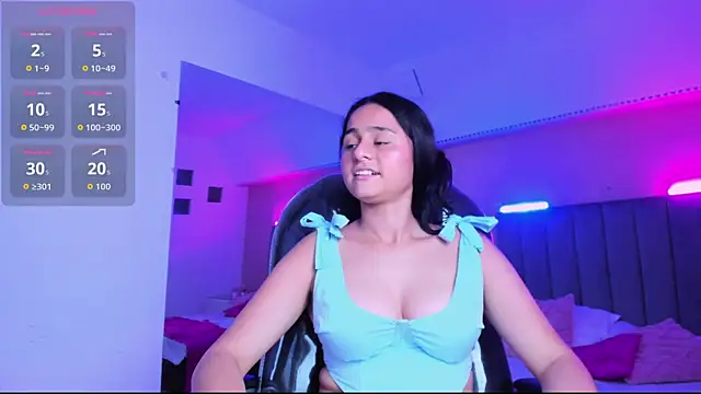 Giselle Roldan online show from July 16, 2026, 1:46 am