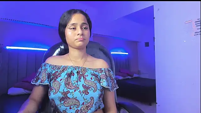 Snapshot of Giselle_Roldan chatting on May 24, 2026, 4:12 am Giselle Roldan online show from May 24, 2026, 4:12 am