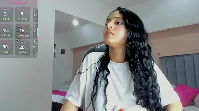 Snapshot of Giselle_Roldan chatting on November 15, 2025, 8:02 pm Giselle Roldan online show from November 15, 2025, 8:02 pm