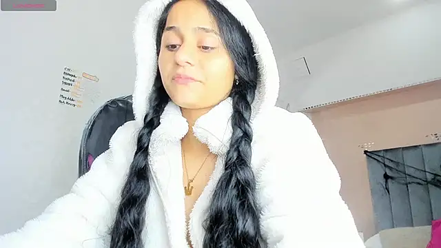 Snapshot of Giselle_Roldan chatting on October 29, 2025, 10:25 am Giselle Roldan online show from October 29, 2025, 10:25 am