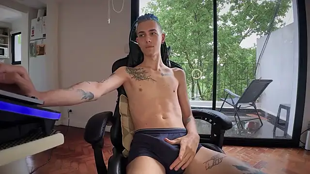 Snapshot of Den_BlueXx chatting on November 7, 2025, 4:55 pm Den BlueXx online show from November 7, 2025, 4:55 pm