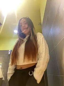 Snapshot of SarahXRusso chatting on November 6, 2025, 3:38 pm SarahXRusso online show from November 6, 2025, 3:38 pm