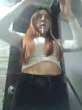 Snapshot of SarahXRusso chatting on January 31, 2025, 12:39 am SarahXRusso online show from January 31, 2025, 12:39 am