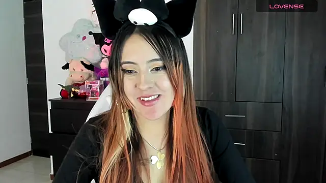 Snapshot of SarahXRusso chatting on March 4, 2025, 6:26 am SarahXRusso online show from March 4, 2025, 6:26 am