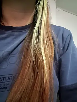 Snapshot of SarahXRusso chatting on February 5, 2025, 6:13 am SarahXRusso online show from February 5, 2025, 6:13 am