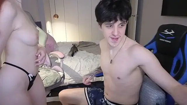 Snapshot of gopolsme chatting on October 13, 2025, 4:19 pm gopolsme online show from October 13, 2025, 4:19 pm