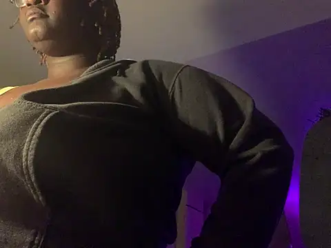 Snapshot of BigKittyRaven chatting on March 11, 2025, 6:30 am BigKittyRaven online show from March 11, 2025, 6:30 am